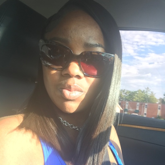 Meet your Posher, Brittney - Picture 1 of 1
